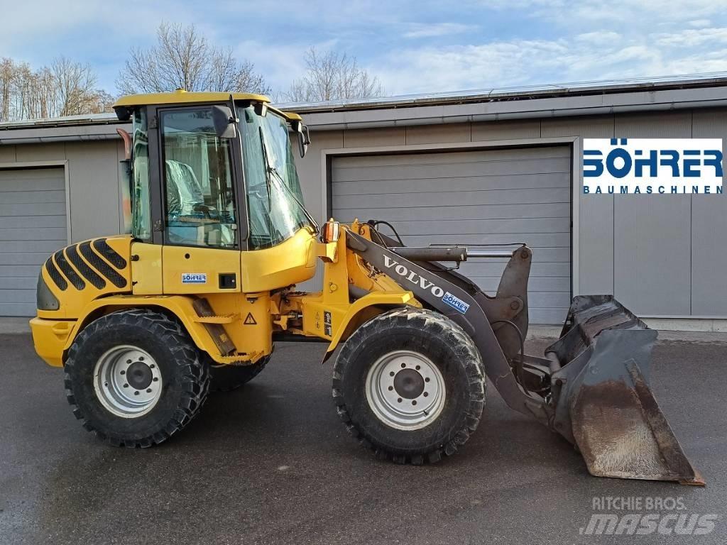 Volvo L 30 B 輪胎式裝載機