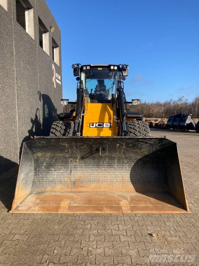 JCB 437 HT 輪胎式裝載機