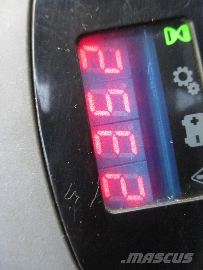 Toyota LPE250 平台型低架升降機