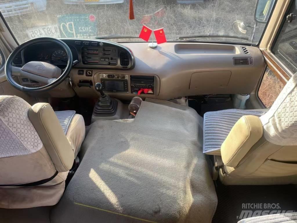 Toyota Coaster 公路客運汽車