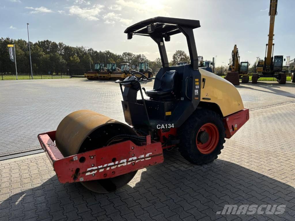 Dynapac CA 134 D 單輪滾壓機
