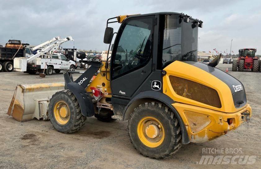 John Deere 204L 輪胎式裝載機