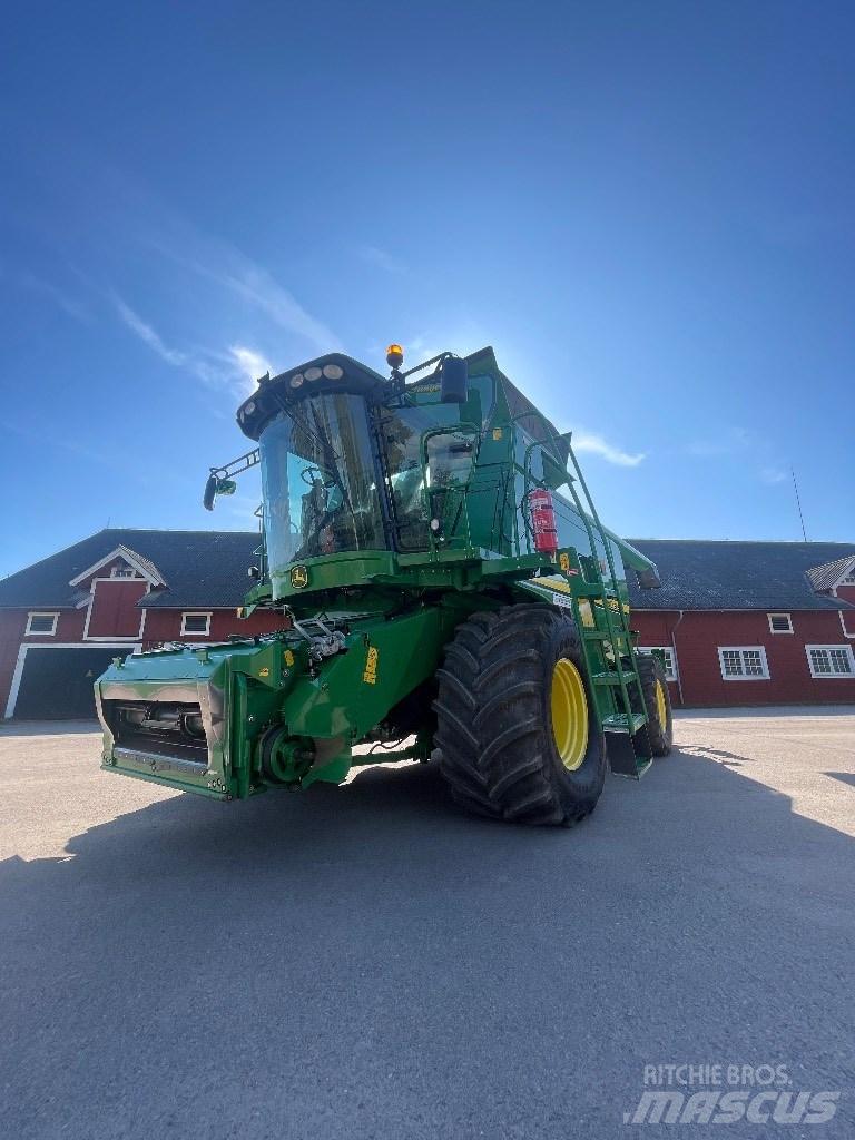 John Deere T670 聯合收穫機