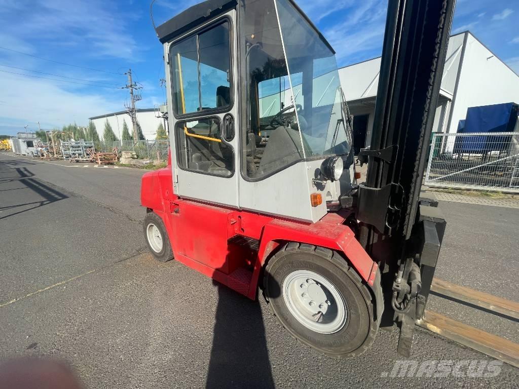 Kalmar DCE 50-6 柴油卡車