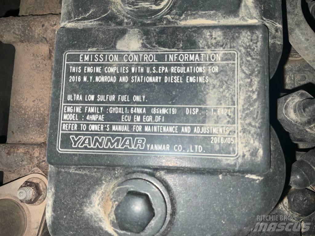 Takeuchi TB 230 小型挖土機/掘鑿機<7t(小型挖掘機)