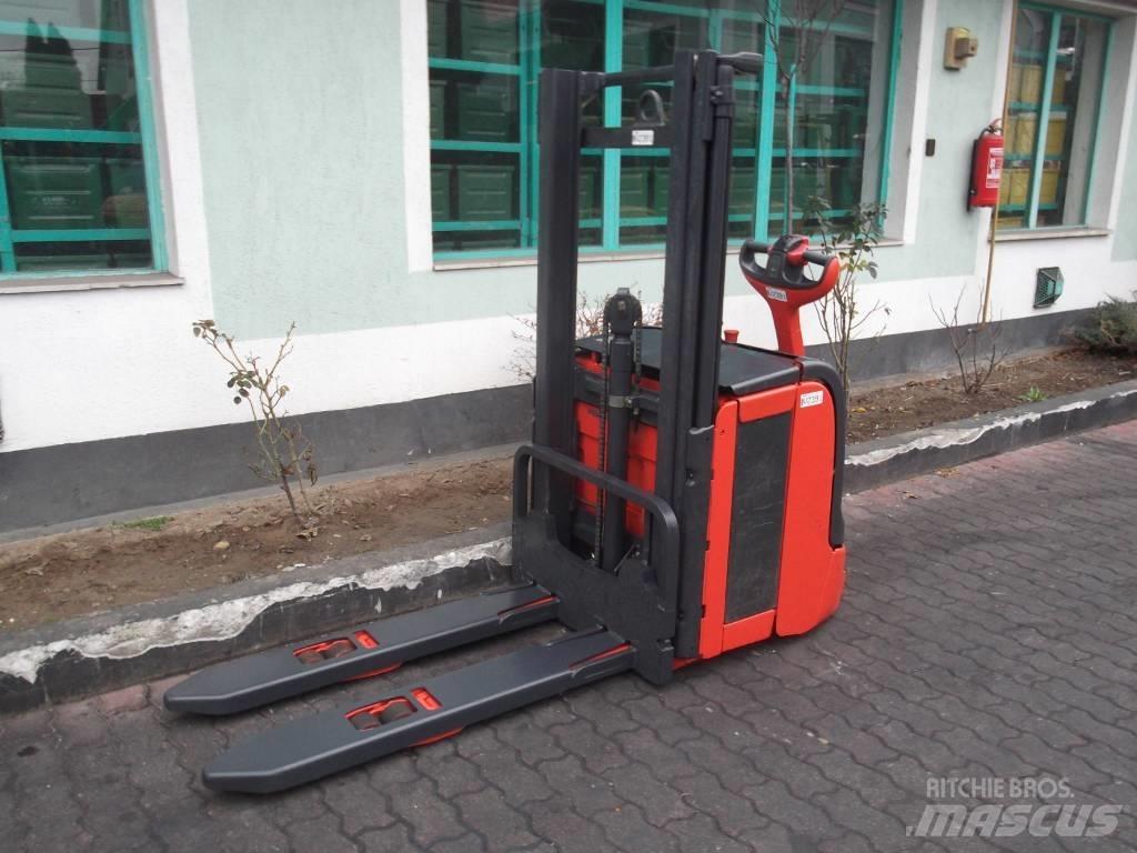 Linde L14 /372/ V-2391 自走式堆積機
