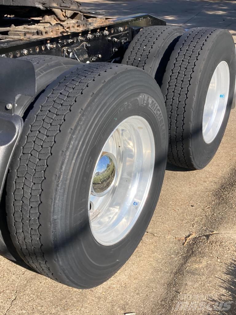 Western Star 5700 XE 曳引機組件