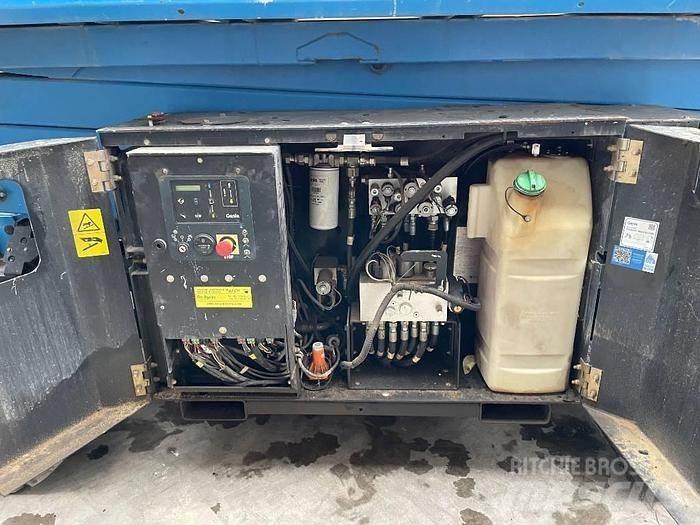 Genie GS3369RT 剪式升降機