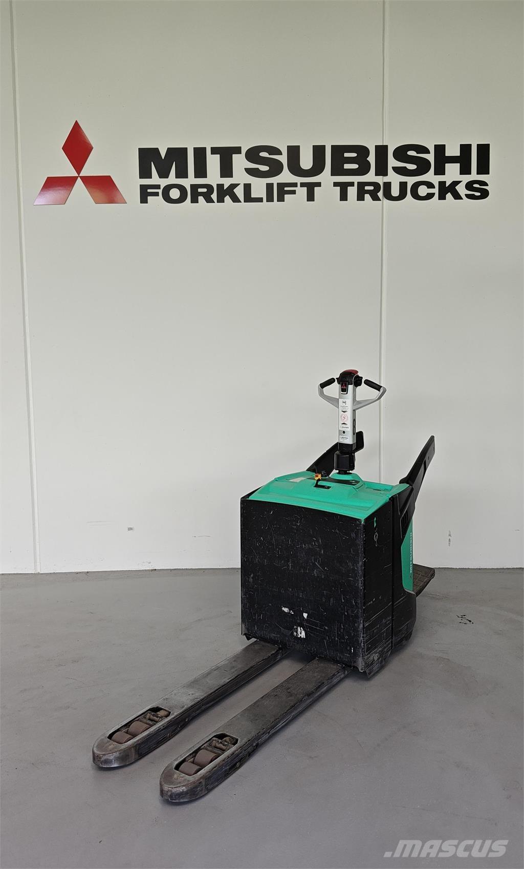 Mitsubishi PBV20N2 平台卡車