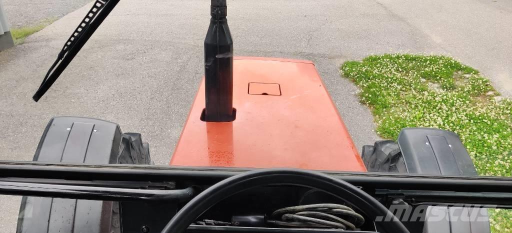 Fiatagri 82-94 DT 曳引機