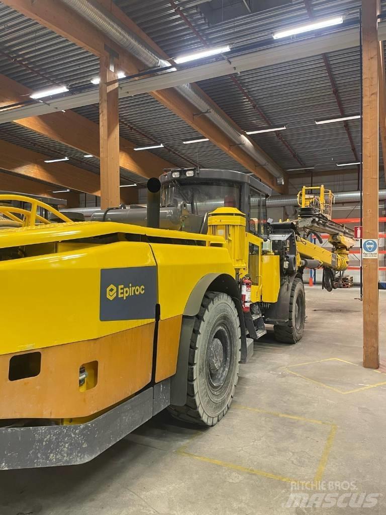 Atlas Copco E2C 地下錨索鑽裝車