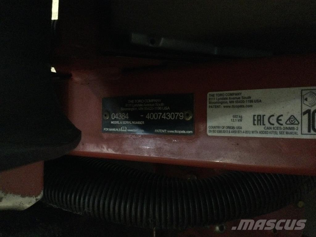 Toro 3250D 騎乘式割草機