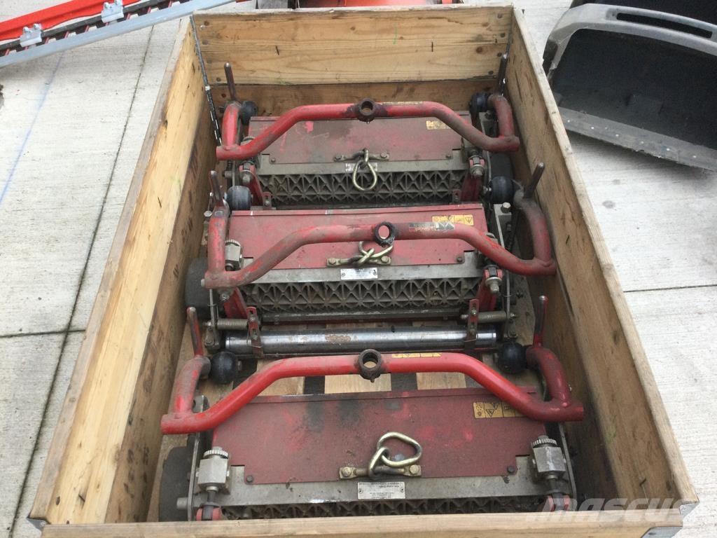 Toro 3250D 騎乘式割草機