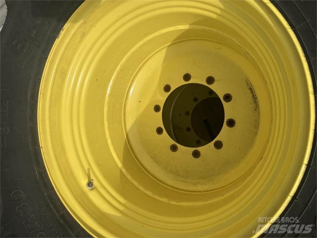 BKT 460/85R30 輪胎、車輪和輪圈