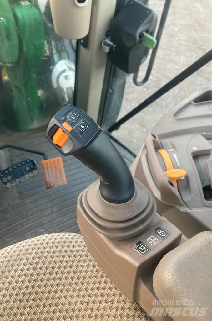 John Deere 6120M 曳引機