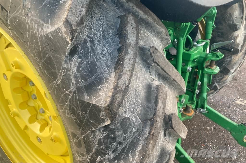 John Deere 6120M 曳引機