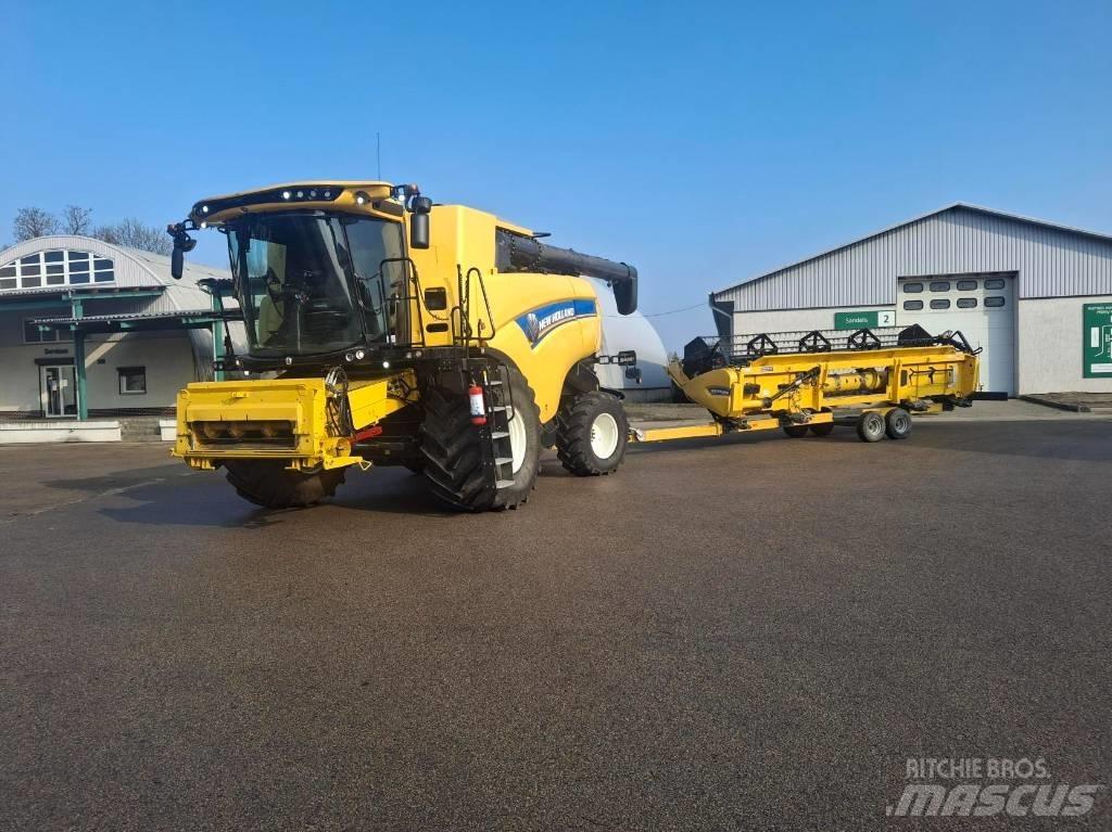 New Holland CX8.70 聯合收穫機