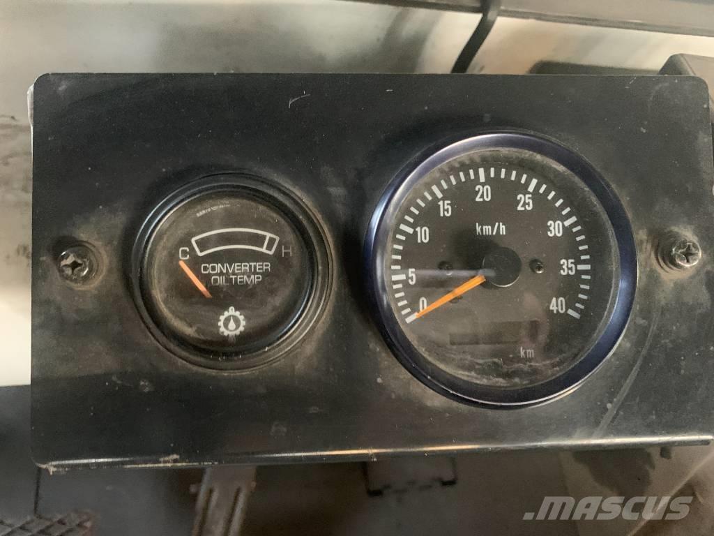 Nissan TD2500 V-2579 機場設備