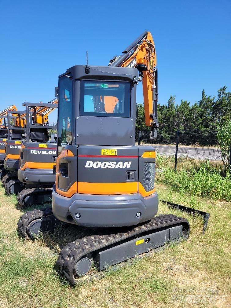 Doosan DX35Z-7 小型挖土機/掘鑿機<7t(小型挖掘機)