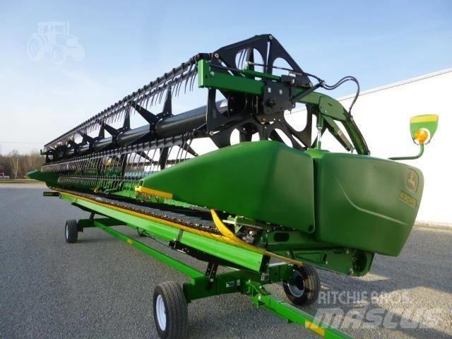 John Deere 630 F 聯合收割機頭