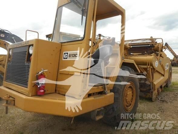 CAT 613C 刮土機