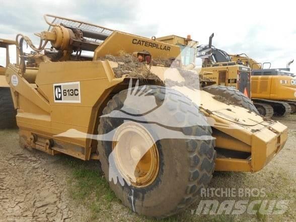 CAT 613C 刮土機
