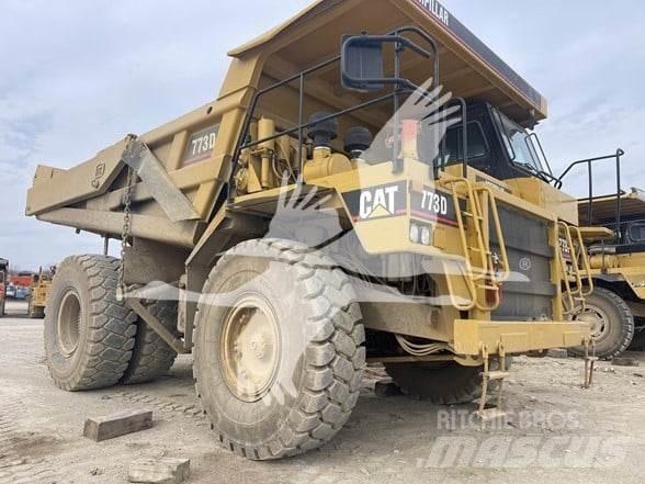 CAT 773D 鉸接式起吊車