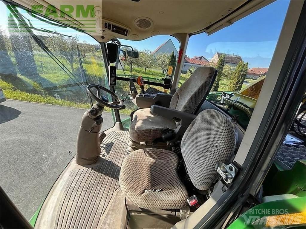 John Deere 8600 自走式飼料採集機