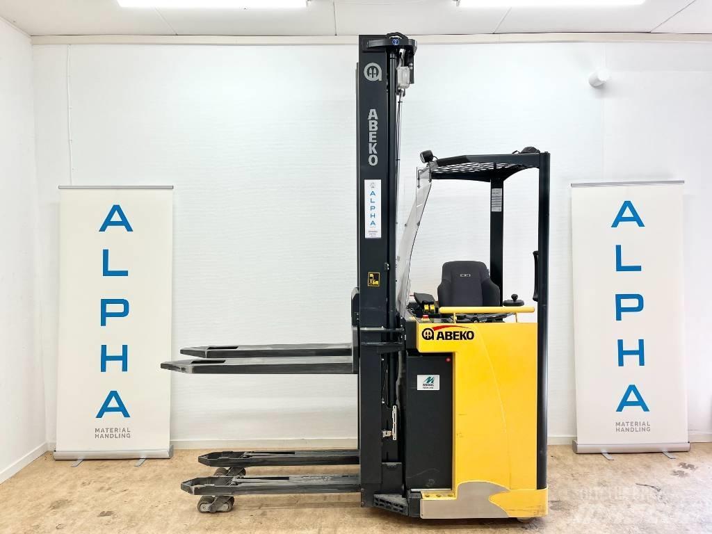 Abeko SW1600 自走式堆積機