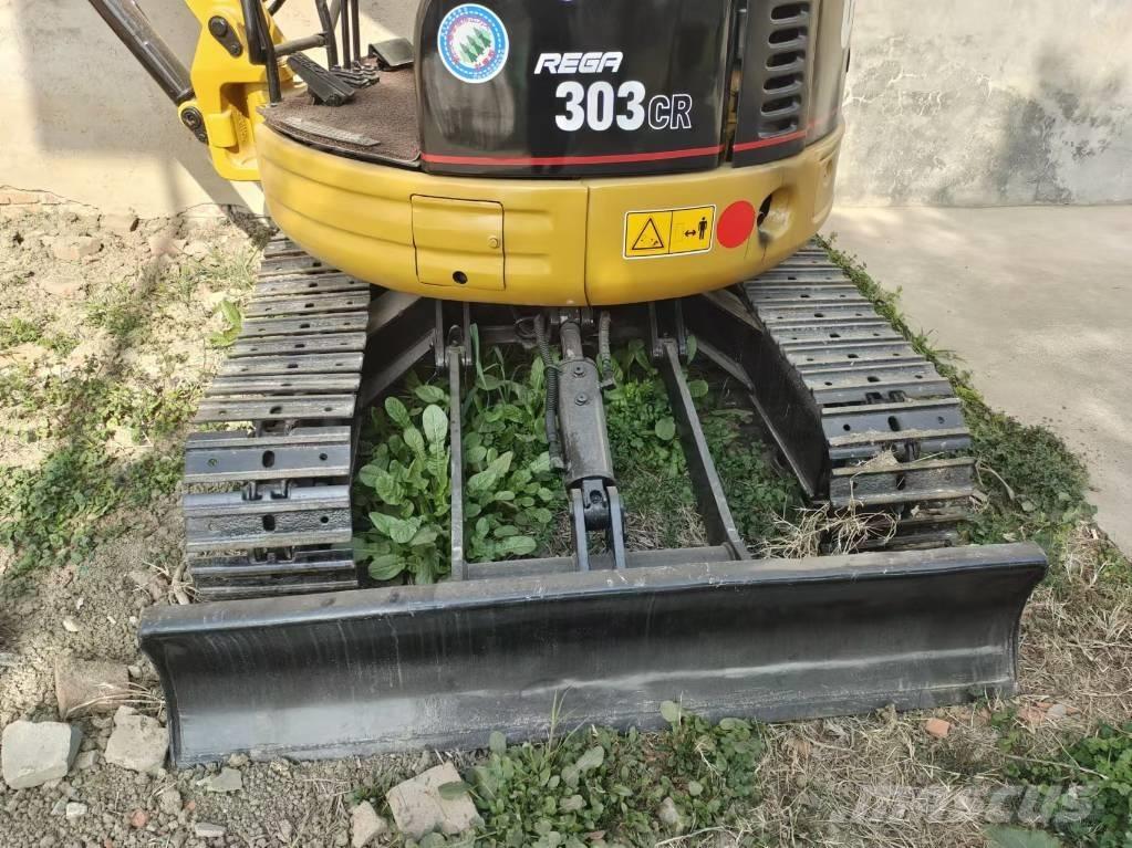 CAT 303 CR 小型挖土機/掘鑿機<7t(小型挖掘機)
