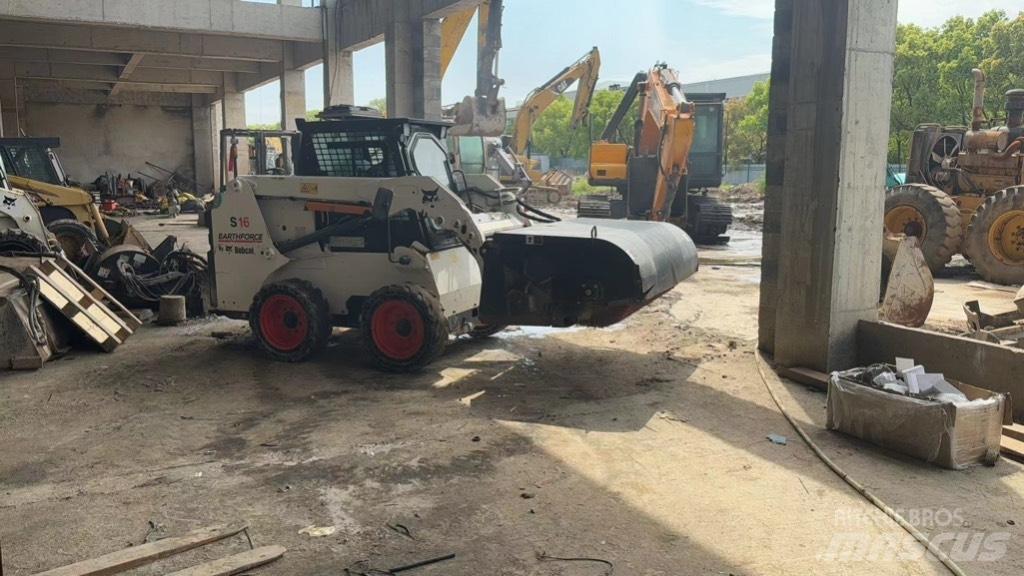 Bobcat S 16 滑移轉向裝載機