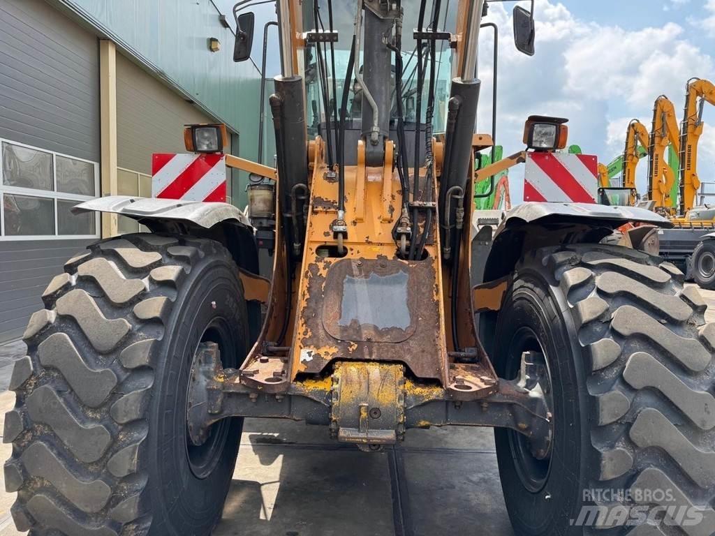 CASE 621F XR 輪胎式裝載機