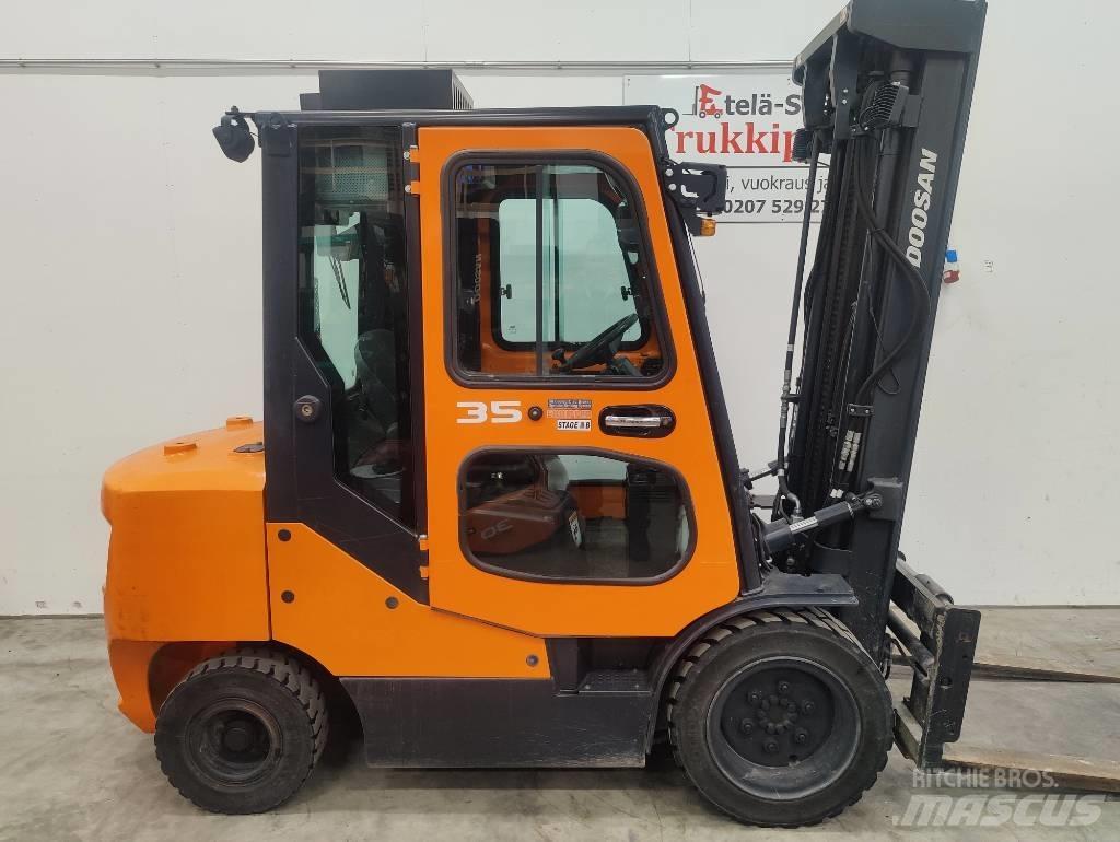 Doosan D 35 C-7 柴油卡車