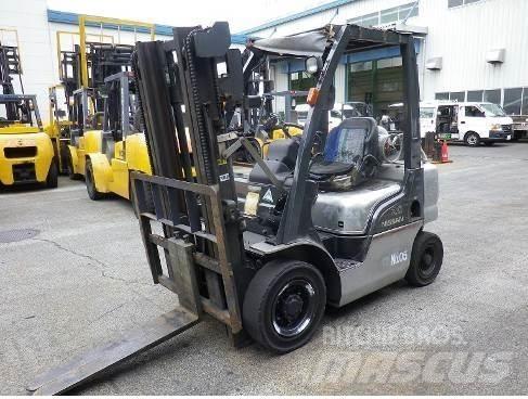 Nissan PL02A20D 液化石油氣LPG卡車