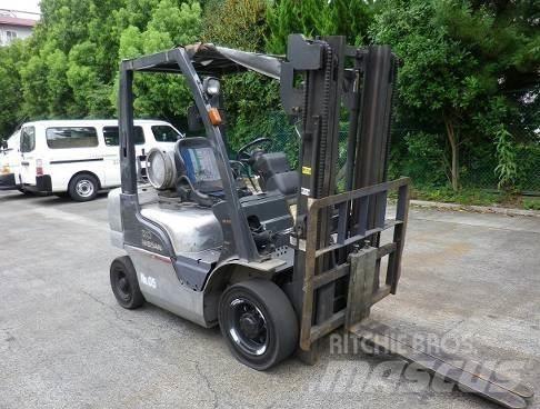 Nissan PL02A20D 液化石油氣LPG卡車