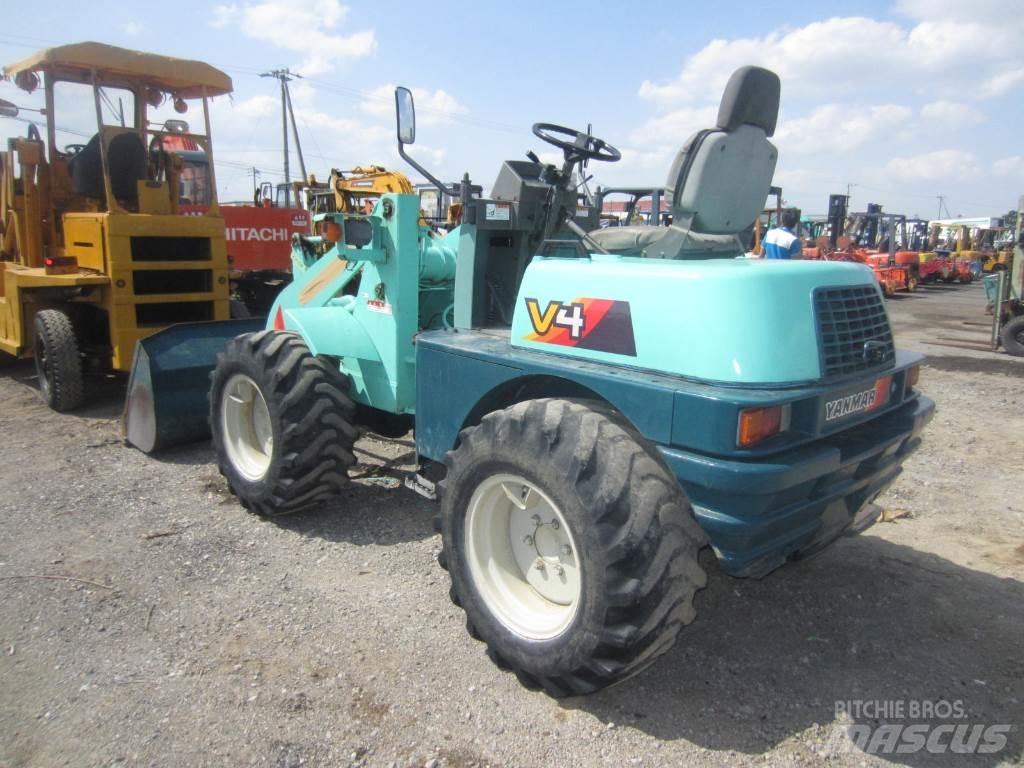 Yanmar V4 輪胎式裝載機