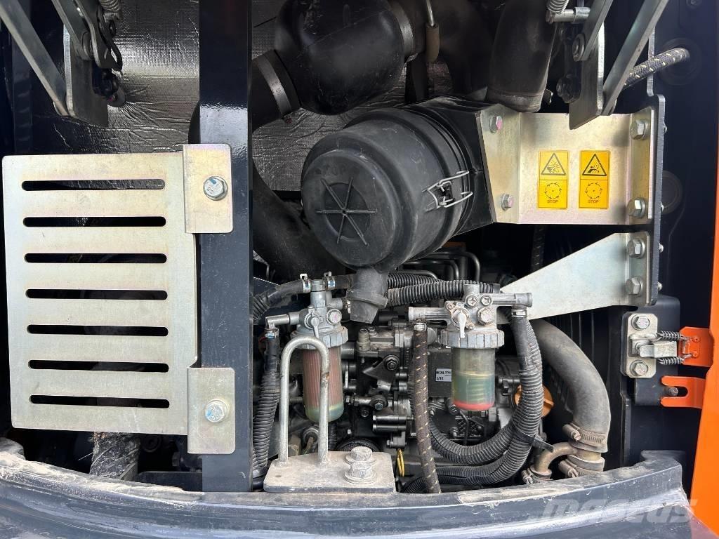 Hitachi ZX 26 U-6 小型挖土機/掘鑿機<7t(小型挖掘機)
