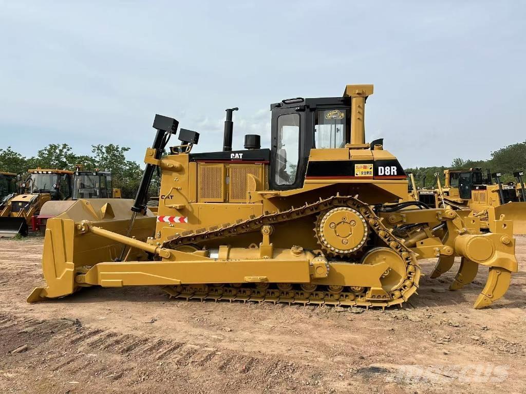 CAT D8R 履帶推土機