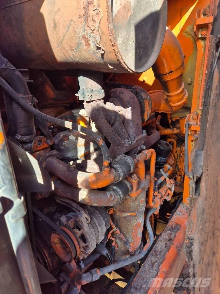 Hitachi FR 130 輪胎式裝載機