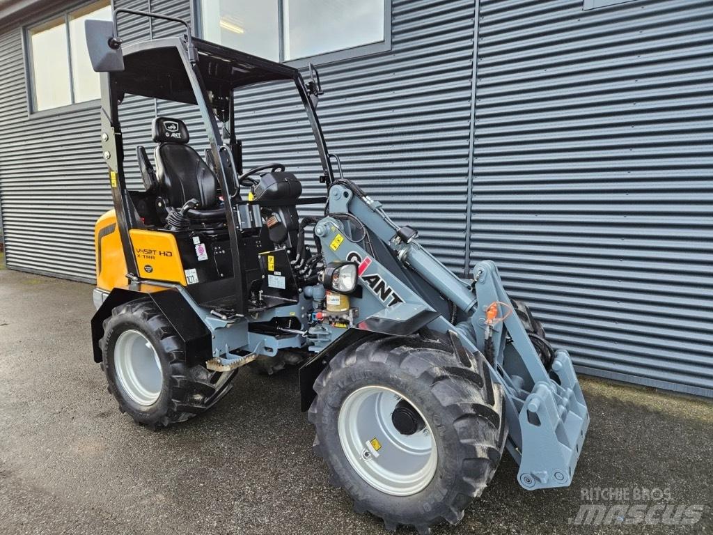 GiANT v452t hd xtra 小型裝載機