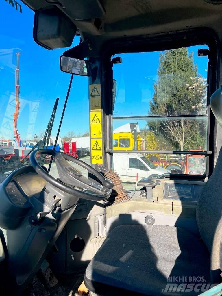 Komatsu WA 320 輪胎式裝載機
