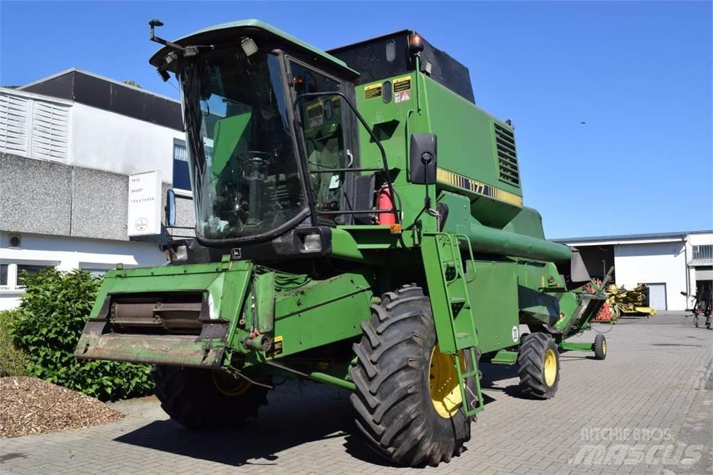John Deere 1177 聯合收穫機