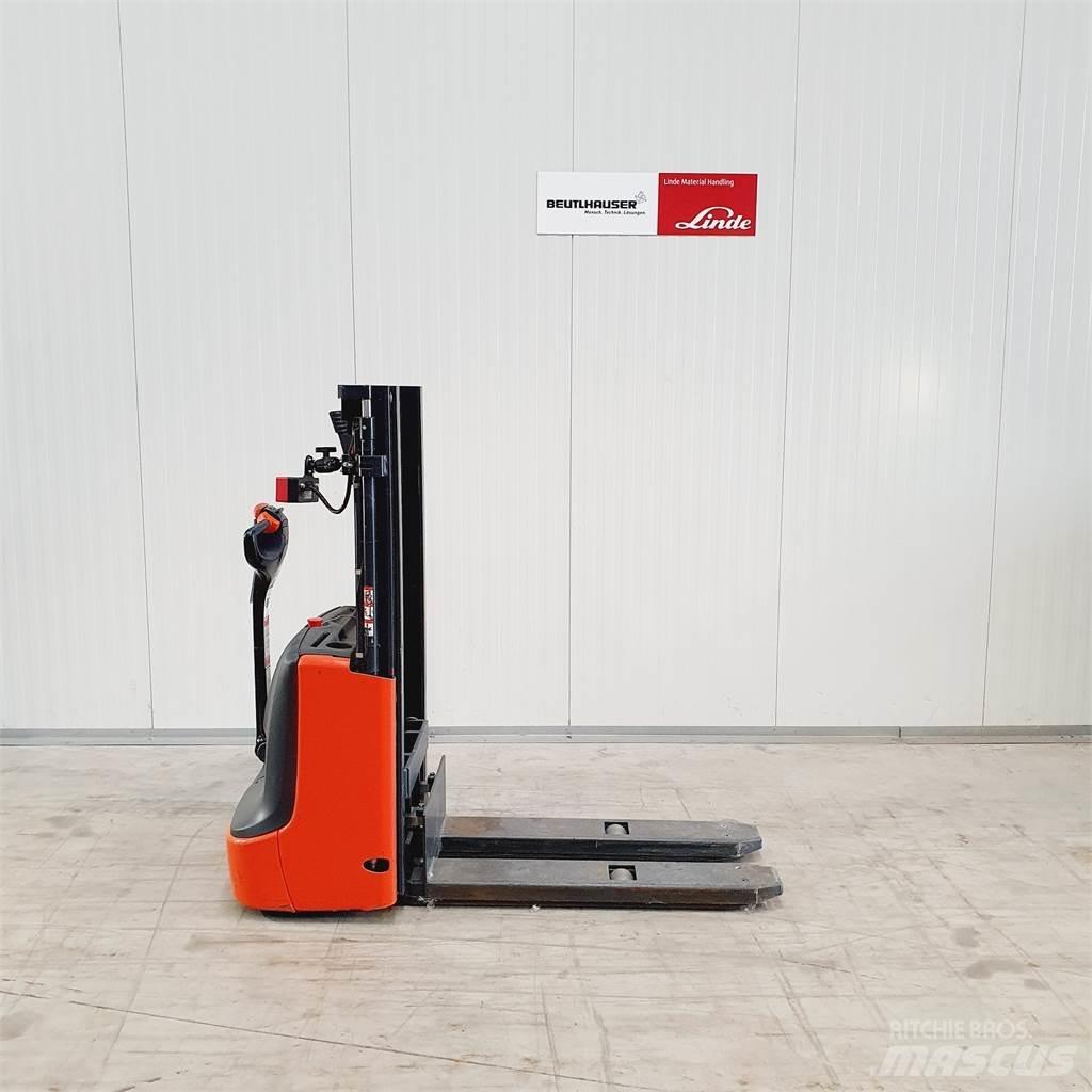 Linde L12 行走控制式堆積機