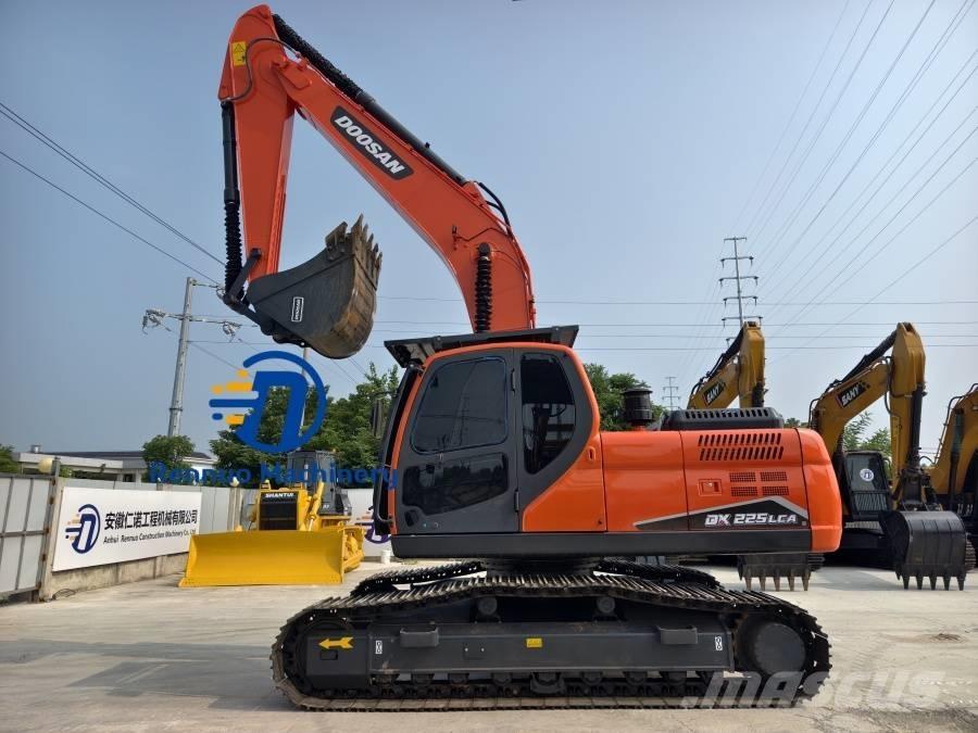 Doosan DX 225 LCA 履帶式 挖土機/掘鑿機/挖掘機