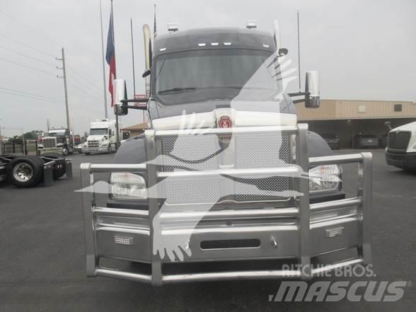Kenworth T880 曳引機組件