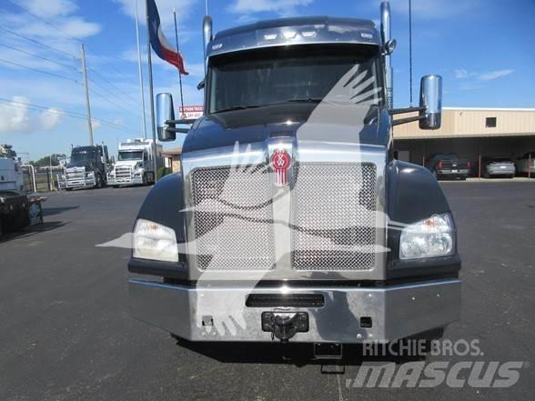 Kenworth T880 曳引機組件