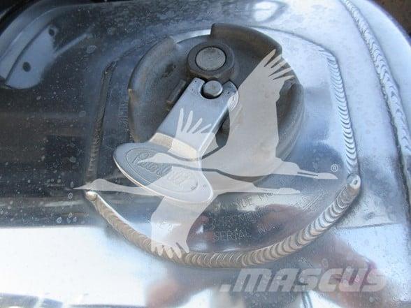 Peterbilt 389 曳引機組件