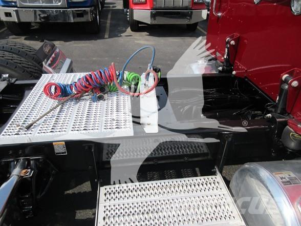 Peterbilt 389 曳引機組件