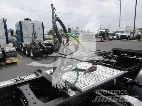 Peterbilt 567 曳引機組件