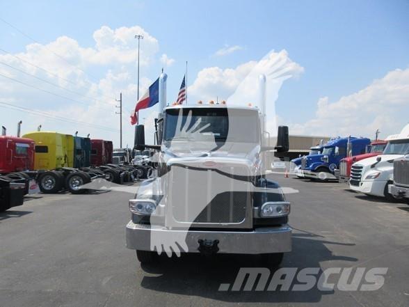 Peterbilt 567 垃圾車